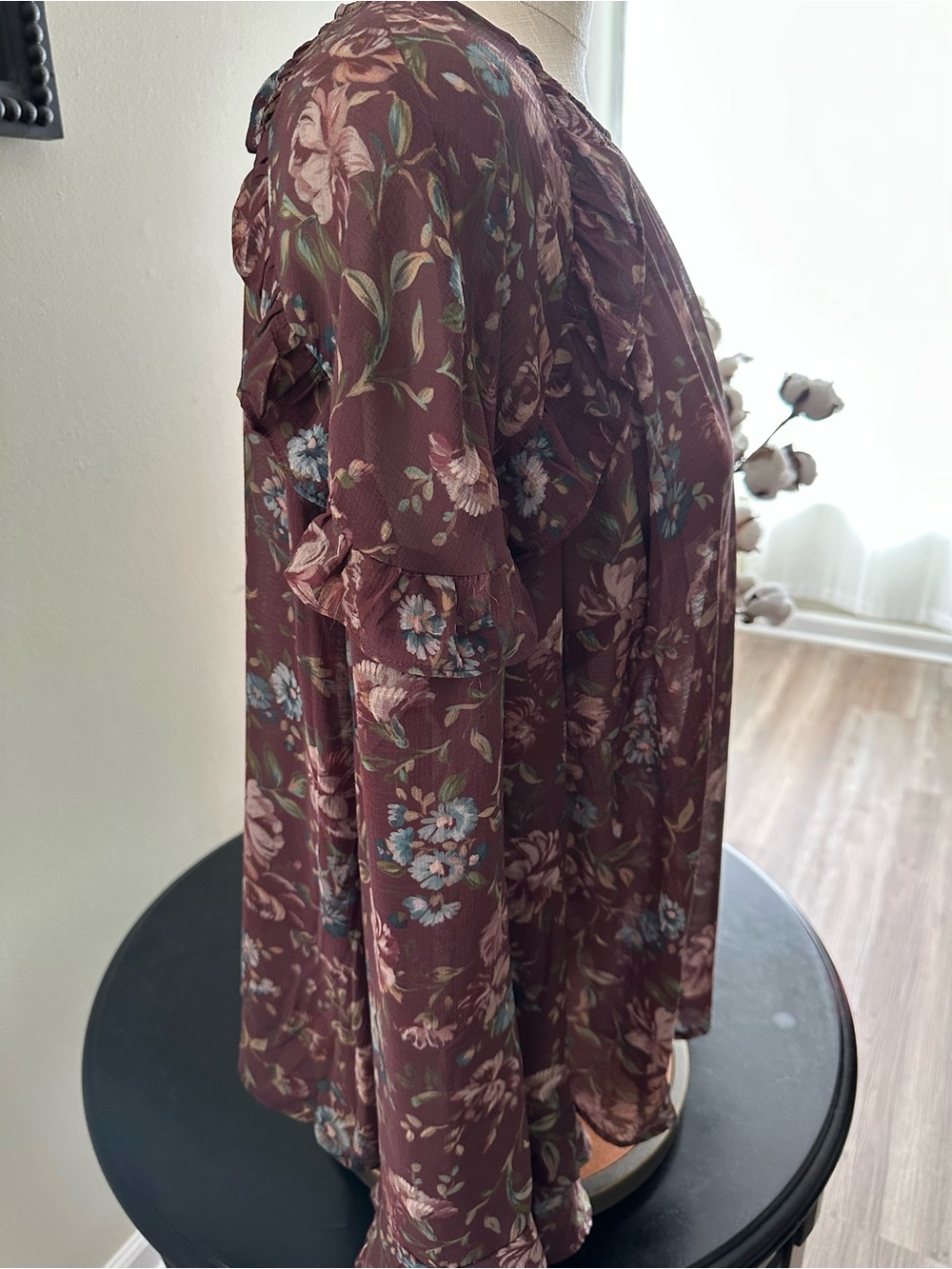 (NWT) TORRID Burgundy Floral Bell Sleeve Blouse with Flutter Detail -OX - Picture 2 of 11